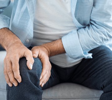 درد زانو هنگام نشستن و بلند شدن